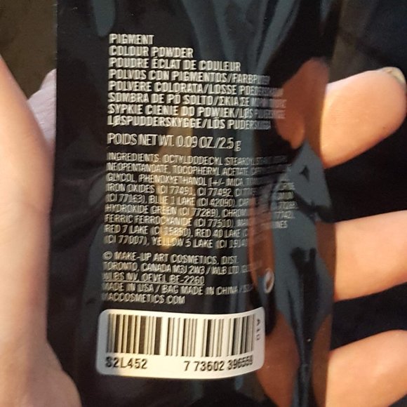 MAC Mini Pigment Eyeshadow in Rose NIB - Picture 3 of 3